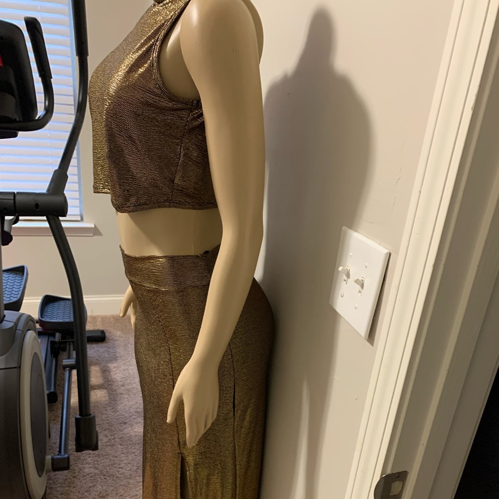 Color -GOLD - Picture 2 of 3